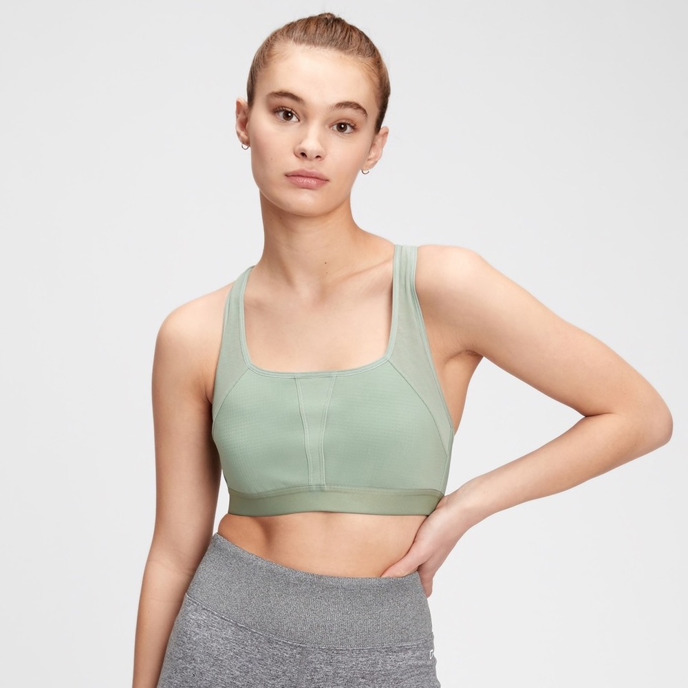 GapFit Sculpt High Impact Compression Sports Bra